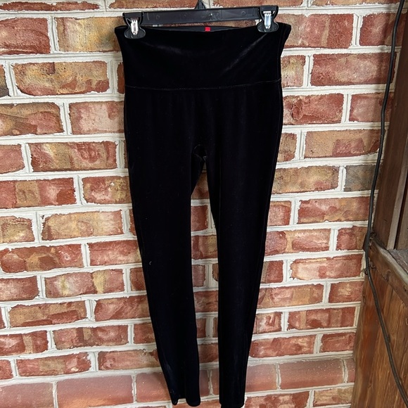 Spanx black Velour leggings. Super soft. Dress up or down. Size Medium. - Picture 1 of 9